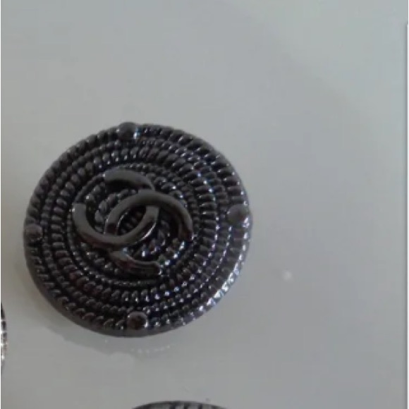 CHANEL Other - Chanel Button